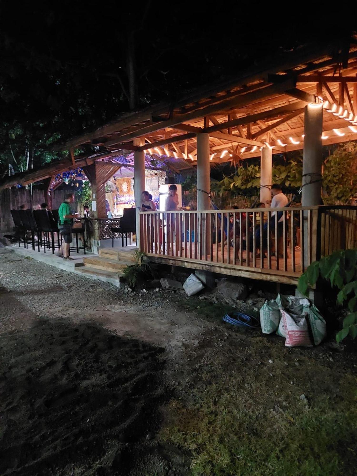 The Backyard Inn Moalboal Dış mekan fotoğraf